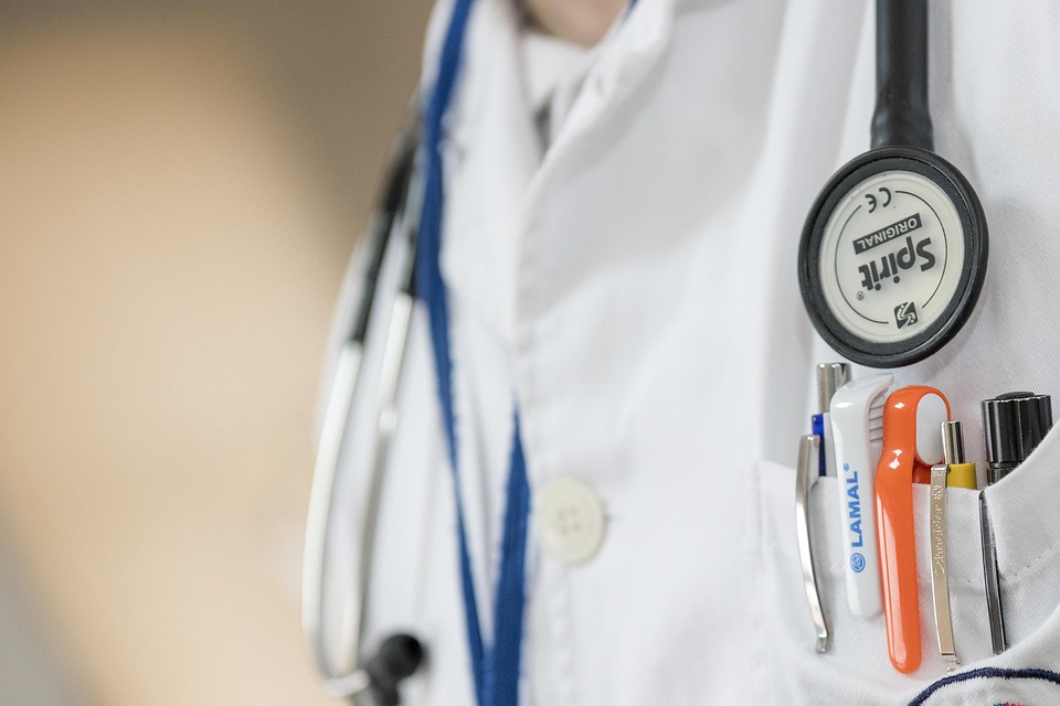 Benefits and drawbacks of disposable injection pen needles